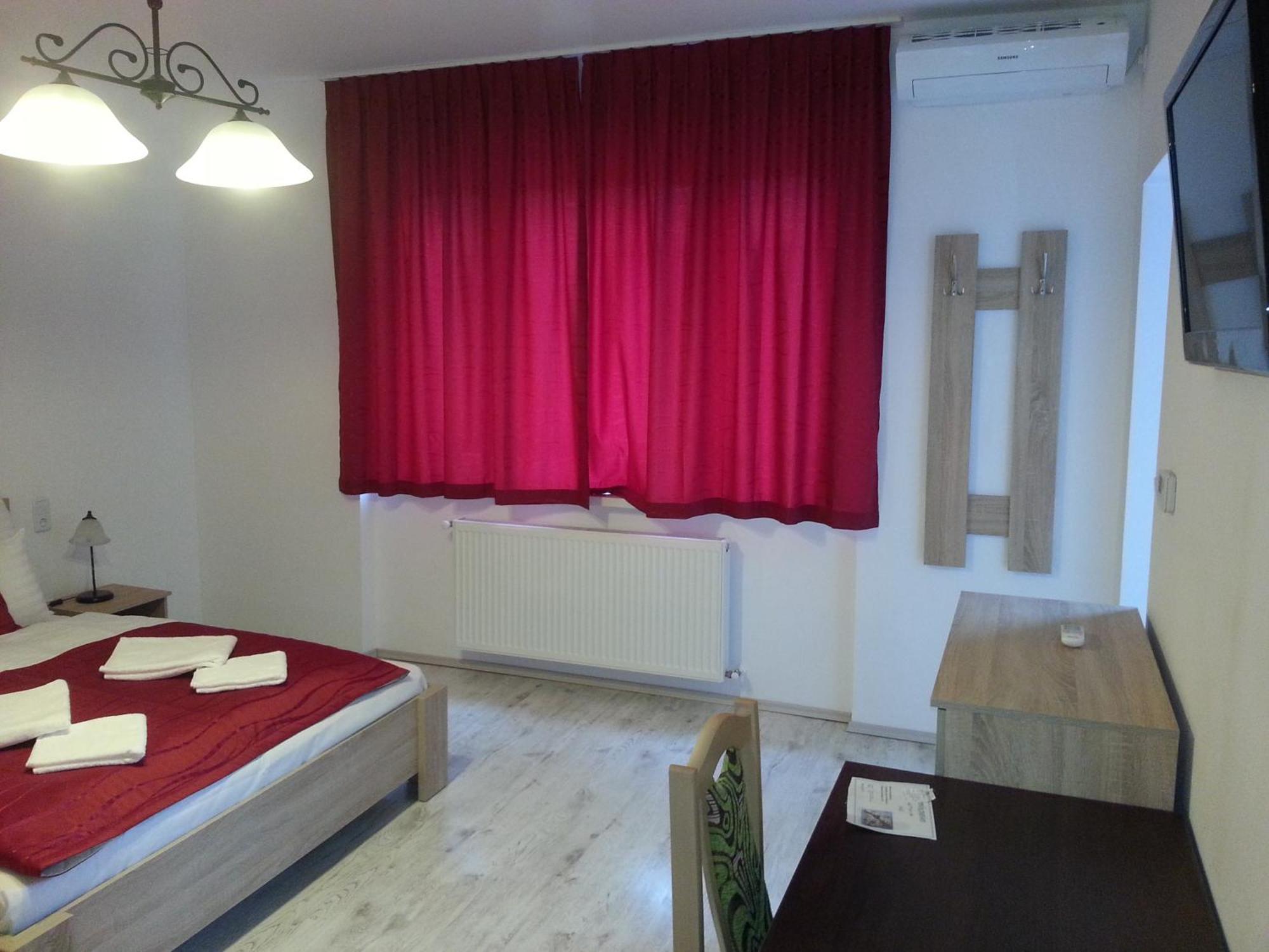 Downtown Apartment Miskolc Eksteriør billede